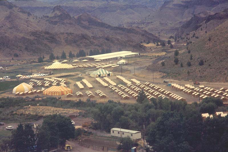 A tent city erected for the annual Rajneesh festival in 1983, shot by Samvado Gunnar Kossatz